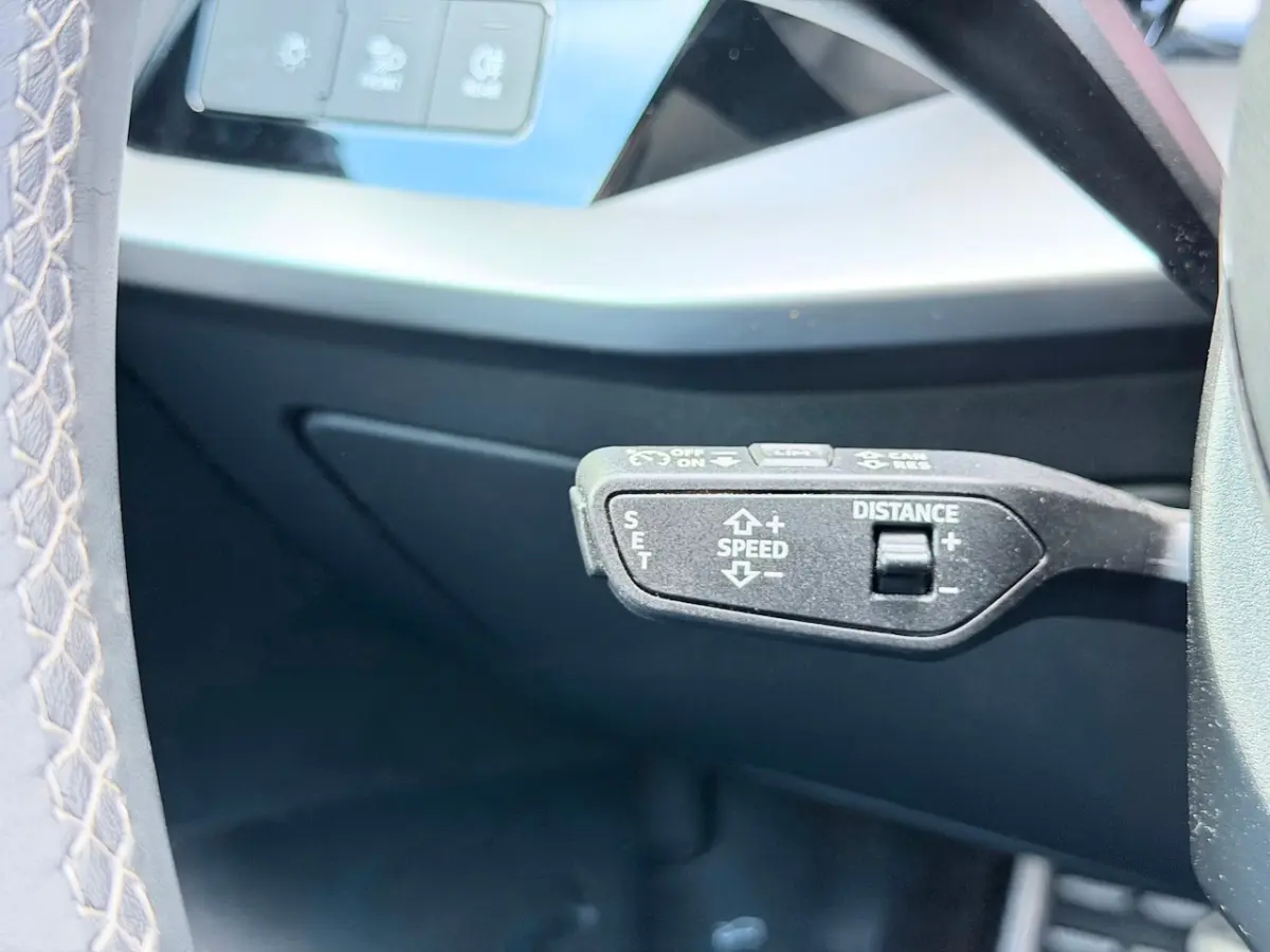 40 TFSI quattro S-Line Camera/AppleCarPlay