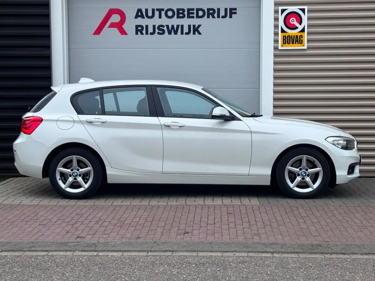 120i Essential Camera/Navi/Keyless
