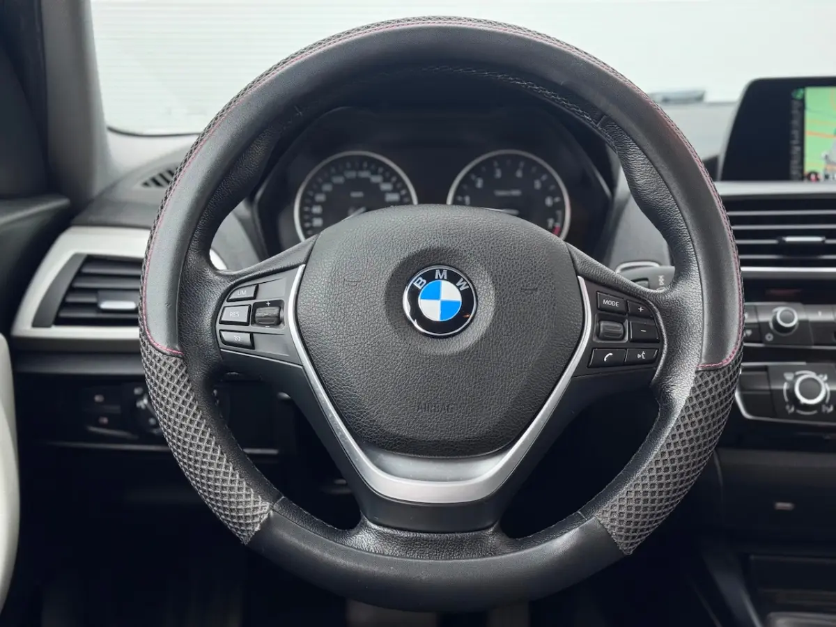 120i Essential Camera/Navi/Keyless