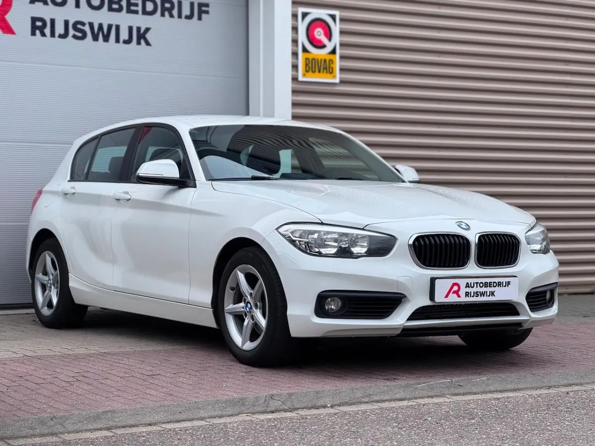 120i Essential Camera/Navi/Keyless