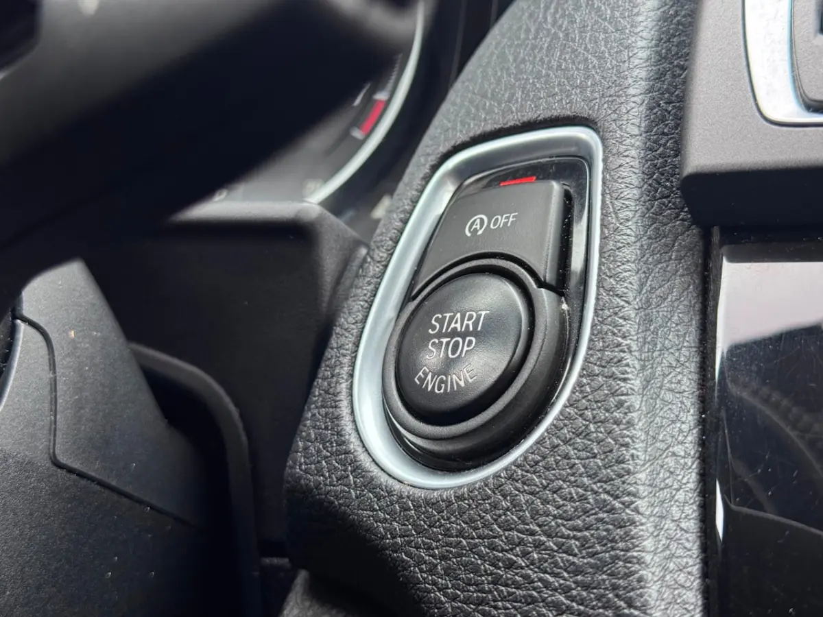 120i Essential Camera/Navi/Keyless