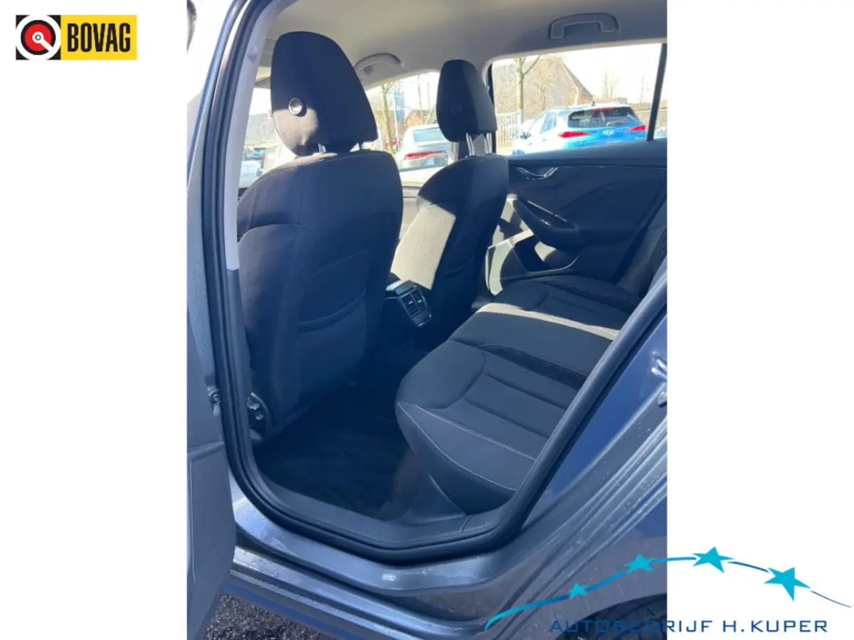 1.0 TSI Business Edition | Camera | Cruise control | Carplay/And