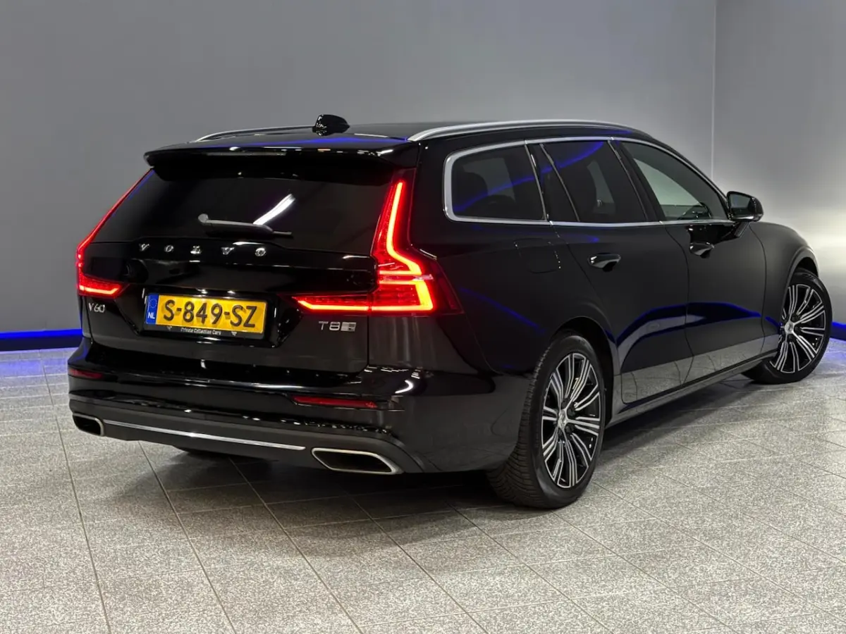 2.0 T8 Twin Engine AWD R-Design 360Â°|HUD|B&W|Trekhaak|Pano