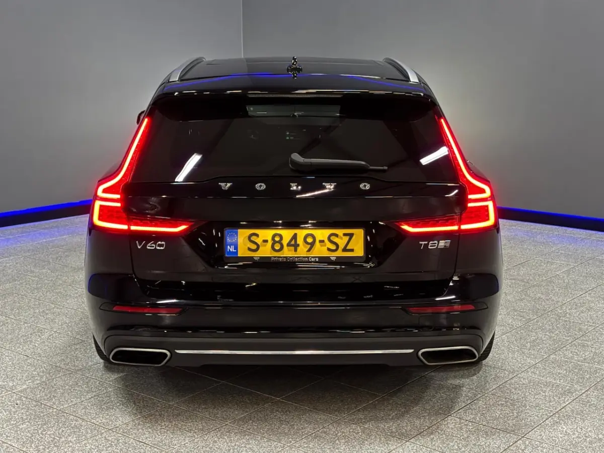 2.0 T8 Twin Engine AWD R-Design 360Â°|HUD|B&W|Trekhaak|Pano