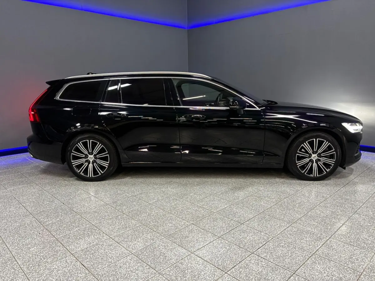 2.0 T8 Twin Engine AWD R-Design 360Â°|HUD|B&W|Trekhaak|Pano