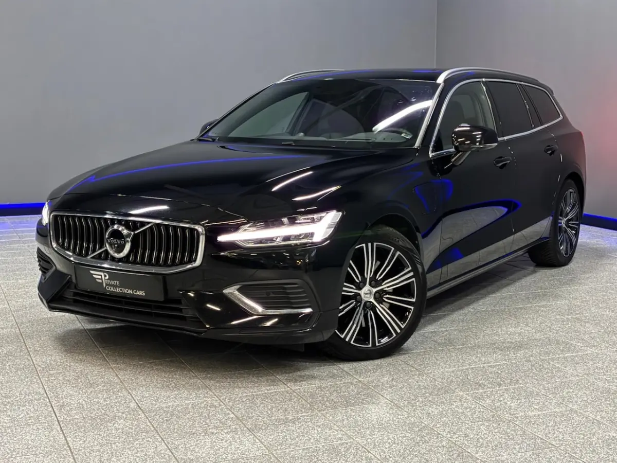 2.0 T8 Twin Engine AWD R-Design 360Â°|HUD|B&W|Trekhaak|Pano