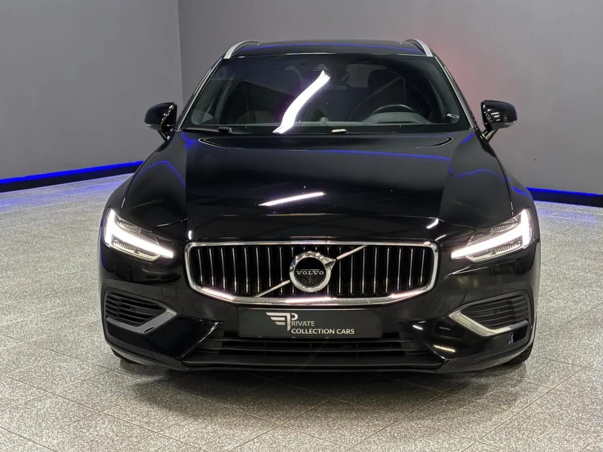 2.0 T8 Twin Engine AWD R-Design 360Â°|HUD|B&W|Trekhaak|Pano