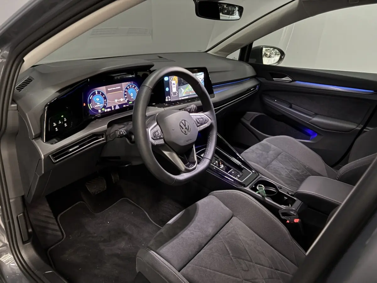 1.4 eHybrid Pano|Carplay|Camera|204pk