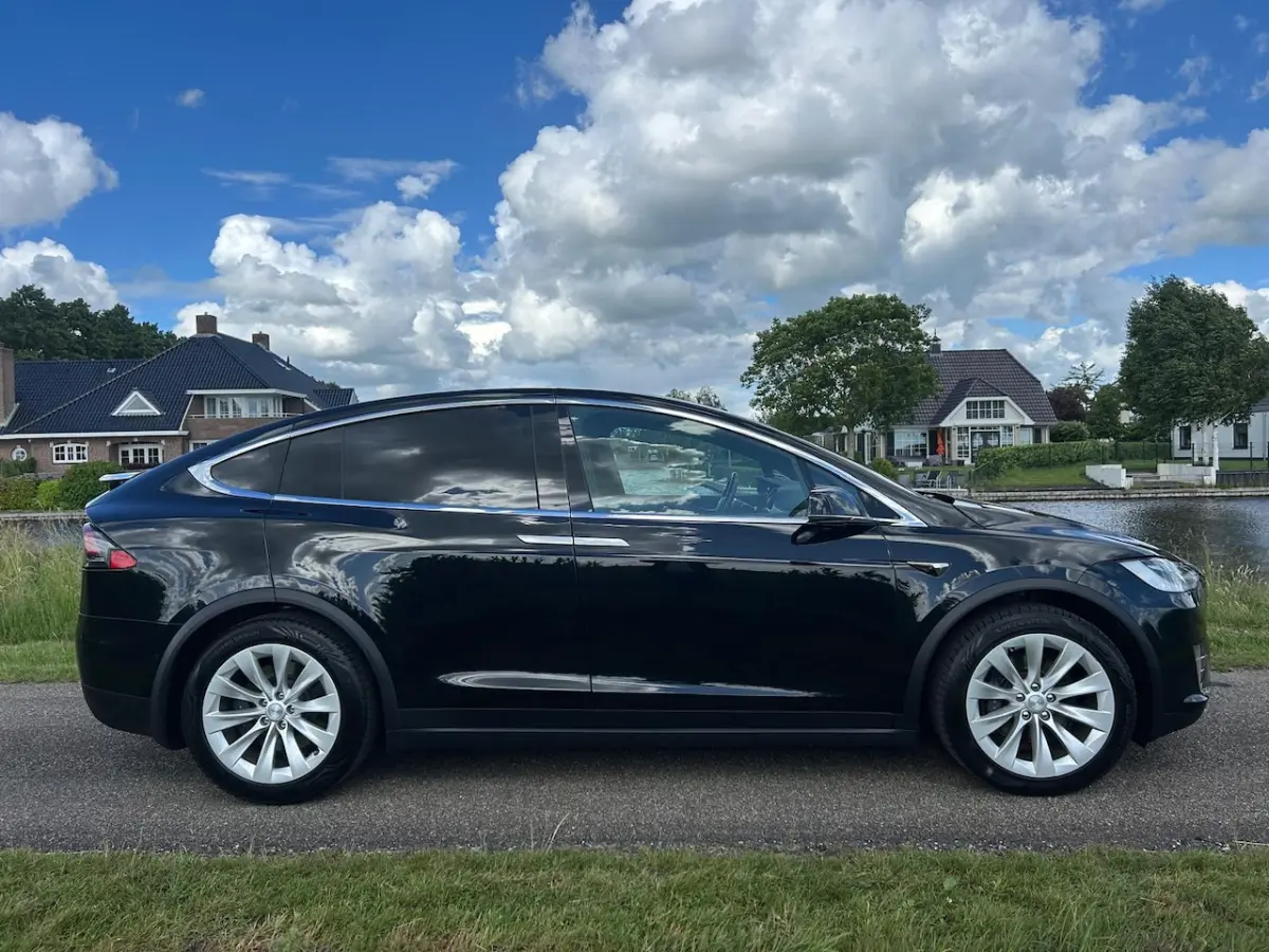 100D | SOH 91, 2 | Leer | Stoelverwarming | Dodehoek Detectie | Luchtvering | LED