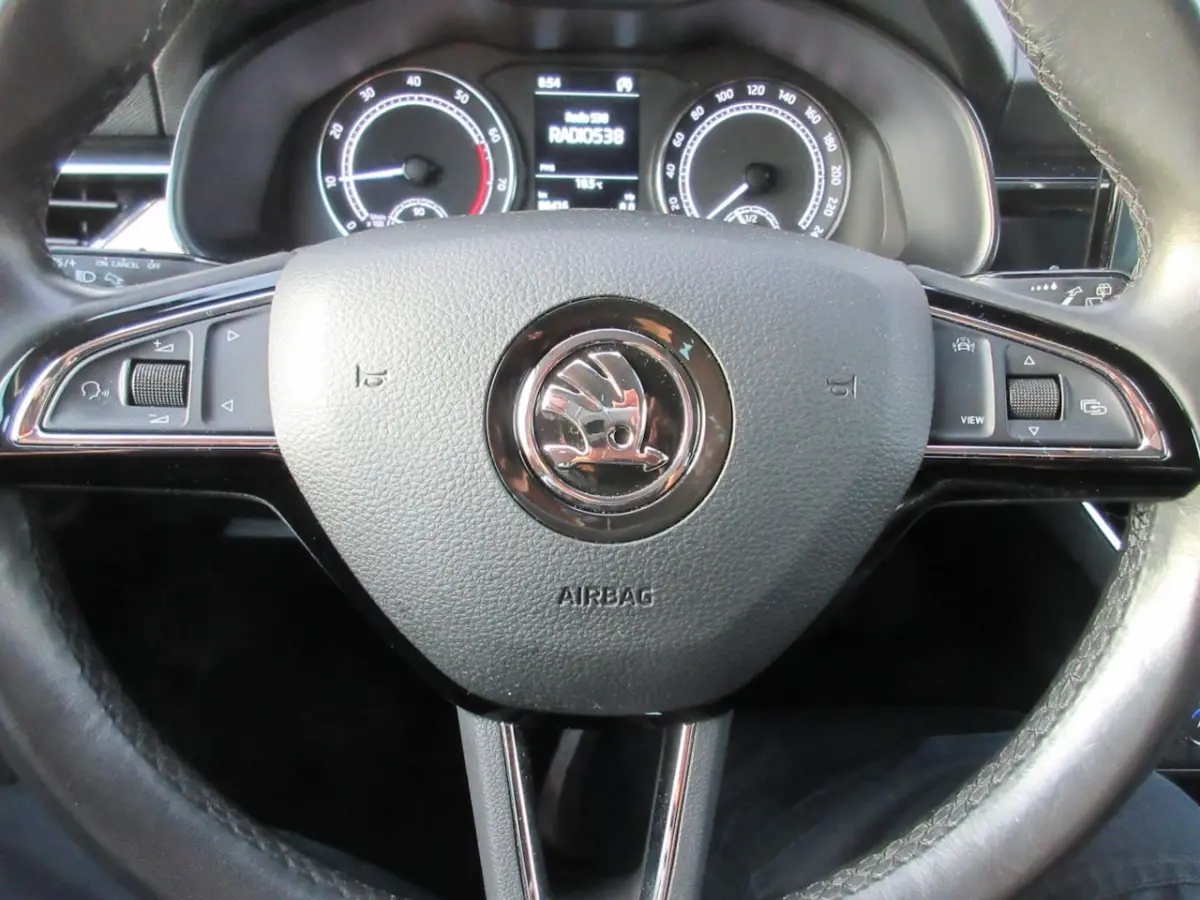 1.0 TSI First Edition / Carply / 18"LMV / D-Glas