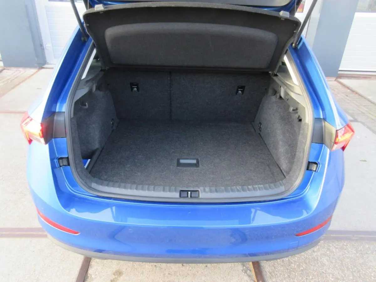 1.0 TSI First Edition / Carply / 18"LMV / D-Glas