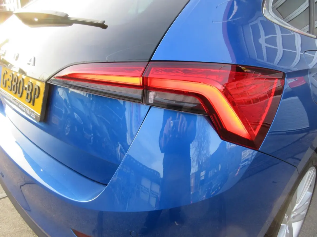 1.0 TSI First Edition / Carply / 18"LMV / D-Glas