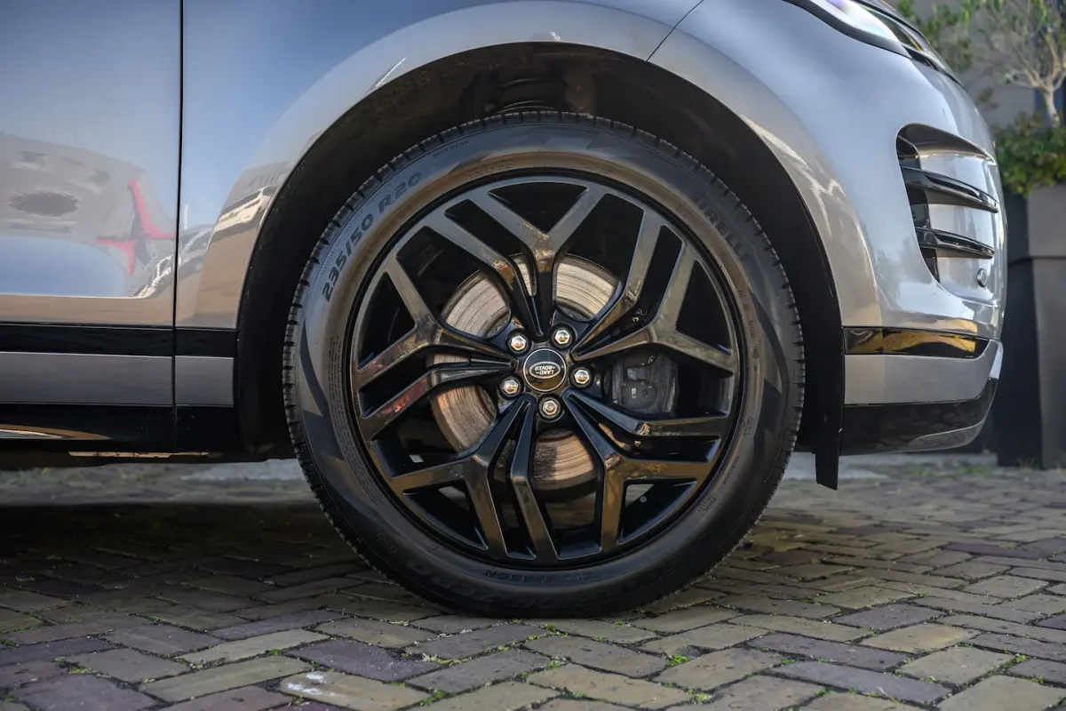 1.5 P300e AWD R-Dynamic HSE