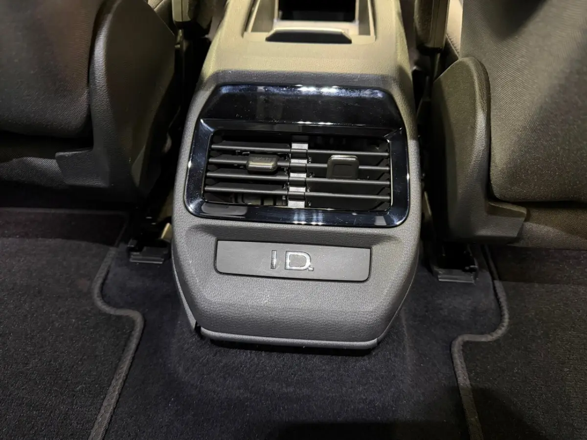 Pure 109KW 93, 4% SOH ACC PDC Carplay 19" 361km WLTP