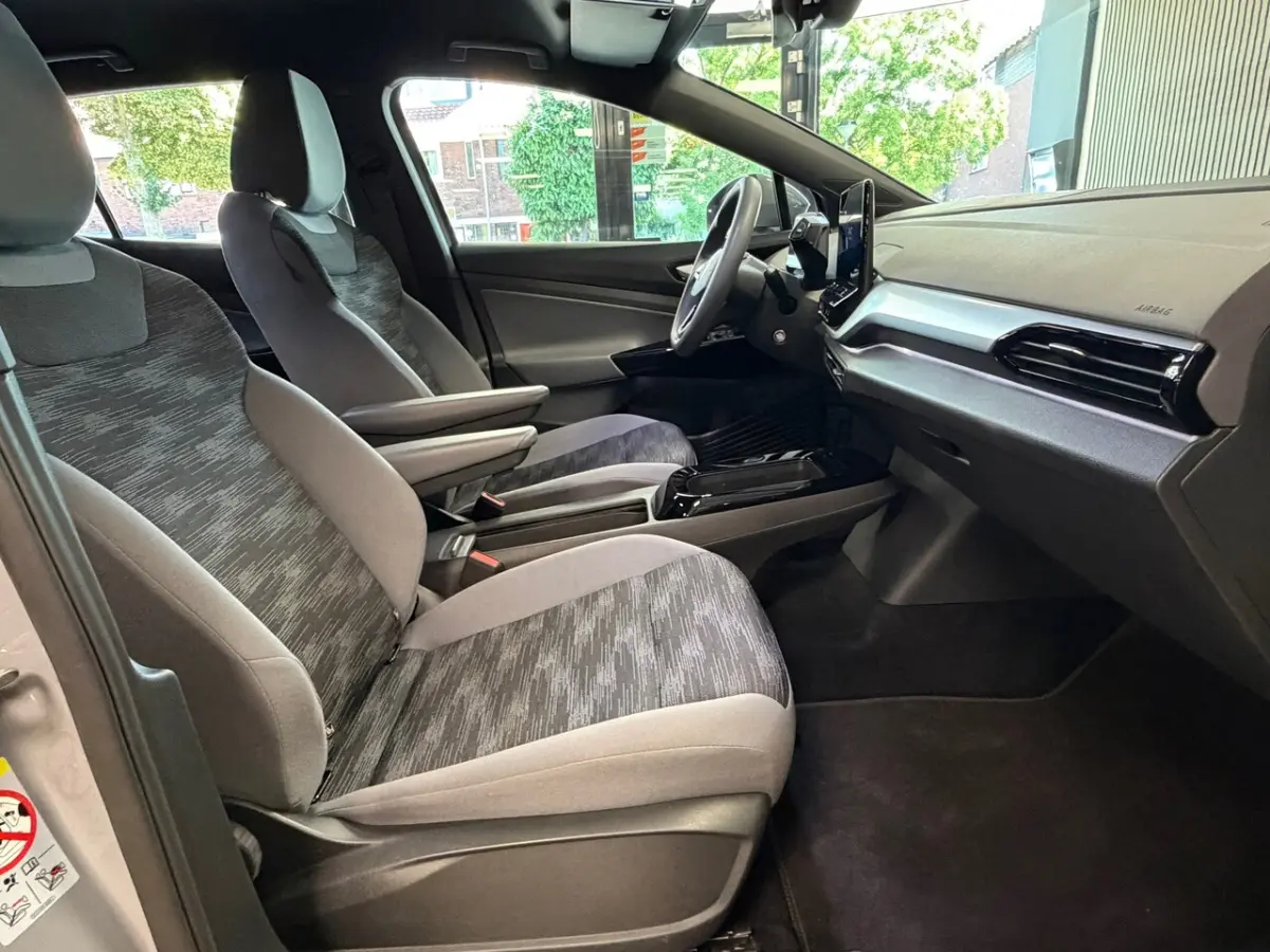 Pure 109KW 93, 4% SOH ACC PDC Carplay 19" 361km WLTP