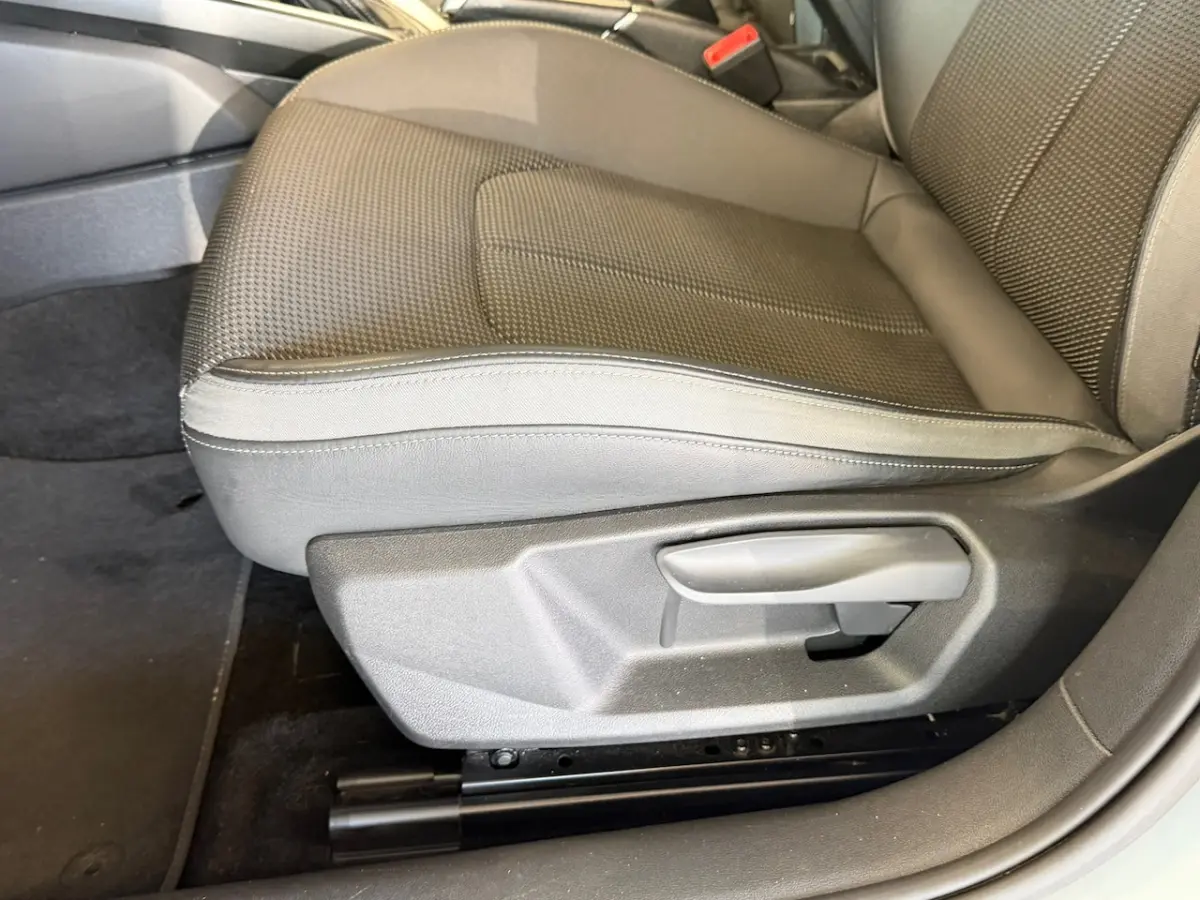 30 TFSI S-Line AUT AMBIANT VERLICHTING APPLE CARPLAY PDC AIRCO KEYLESS-GO STOELVERWARMING