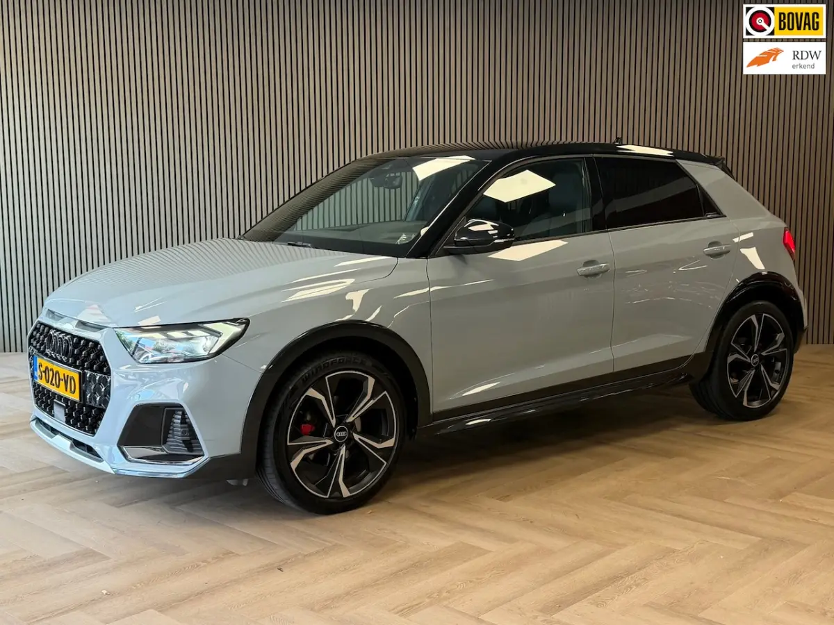 30 TFSI S-Line AUT AMBIANT VERLICHTING APPLE CARPLAY PDC AIRCO KEYLESS-GO STOELVERWARMING