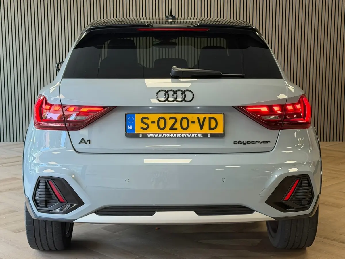 30 TFSI S-Line AUT AMBIANT VERLICHTING APPLE CARPLAY PDC AIRCO KEYLESS-GO STOELVERWARMING