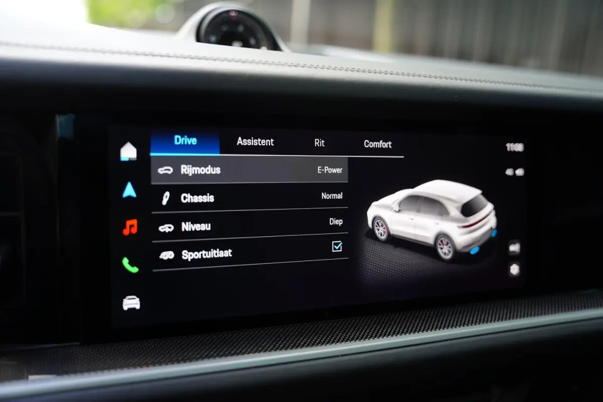 3.0 E-Hybrid Black Edition / Sportdesign Pakket / Sportuilaat