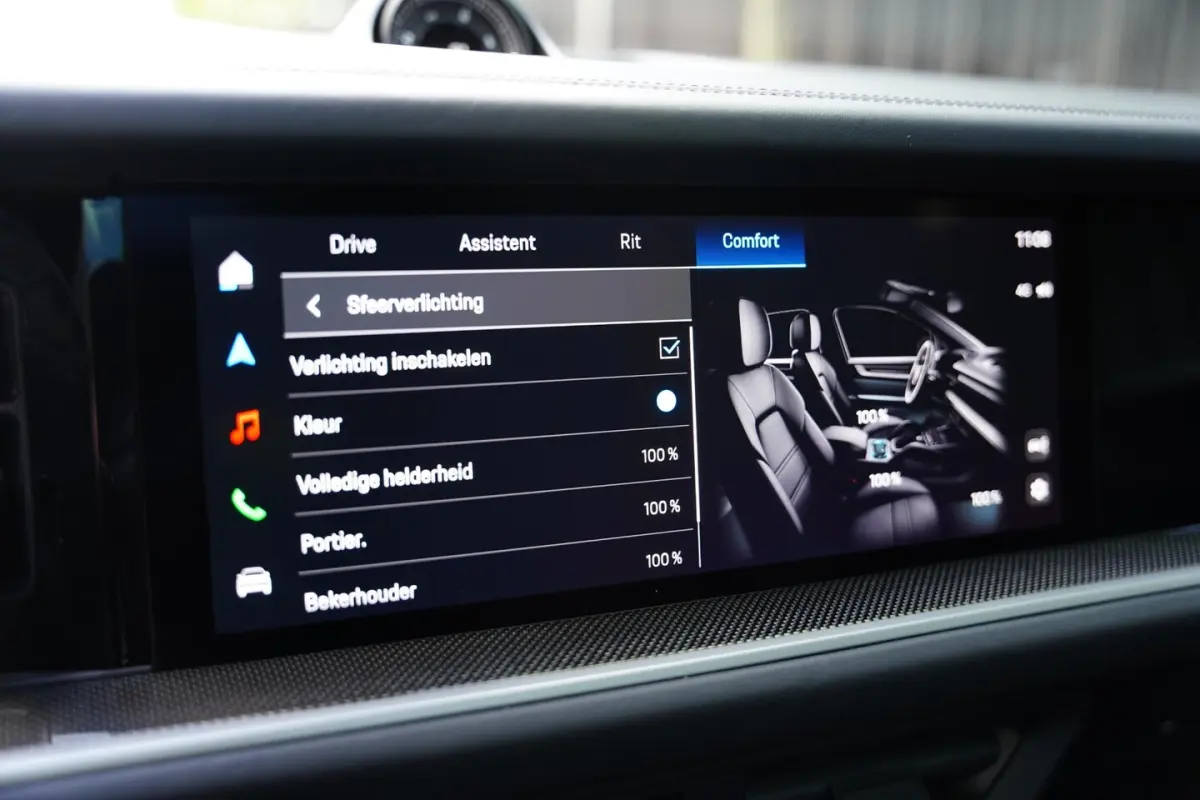 3.0 E-Hybrid Black Edition / Sportdesign Pakket / Sportuilaat