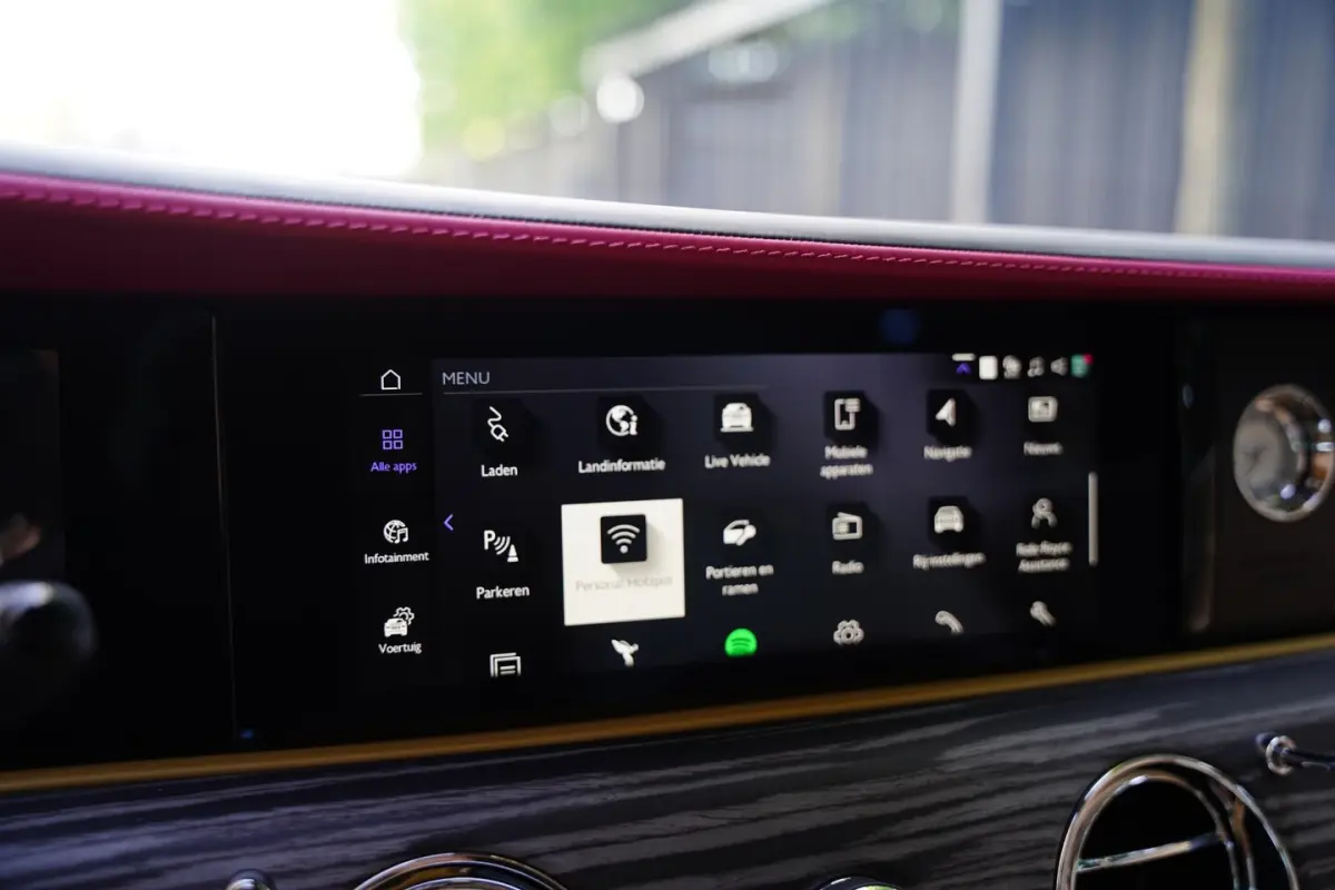 AWD 102 kWh / NL-Auto / Multicolor