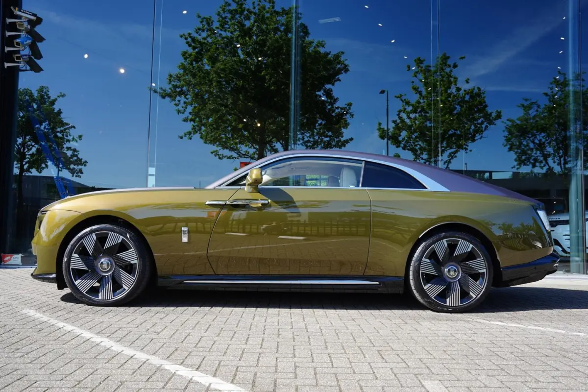 AWD 102 kWh / NL-Auto / Multicolor