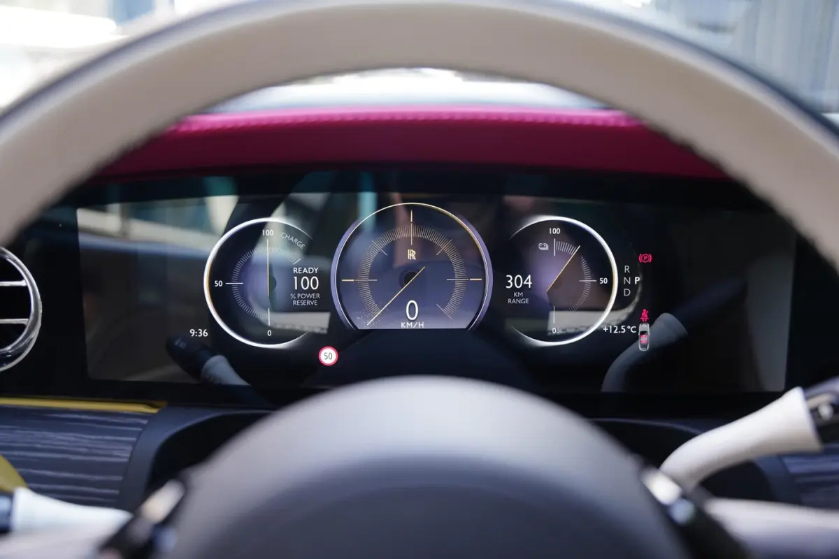 AWD 102 kWh / NL-Auto / Multicolor