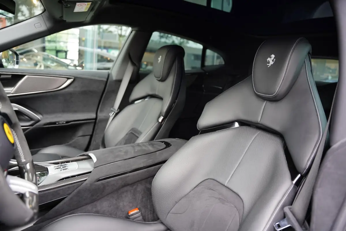 6.5 V12 / Retrofit Steering Wheel / Full Carbon / Electrochromic Roof