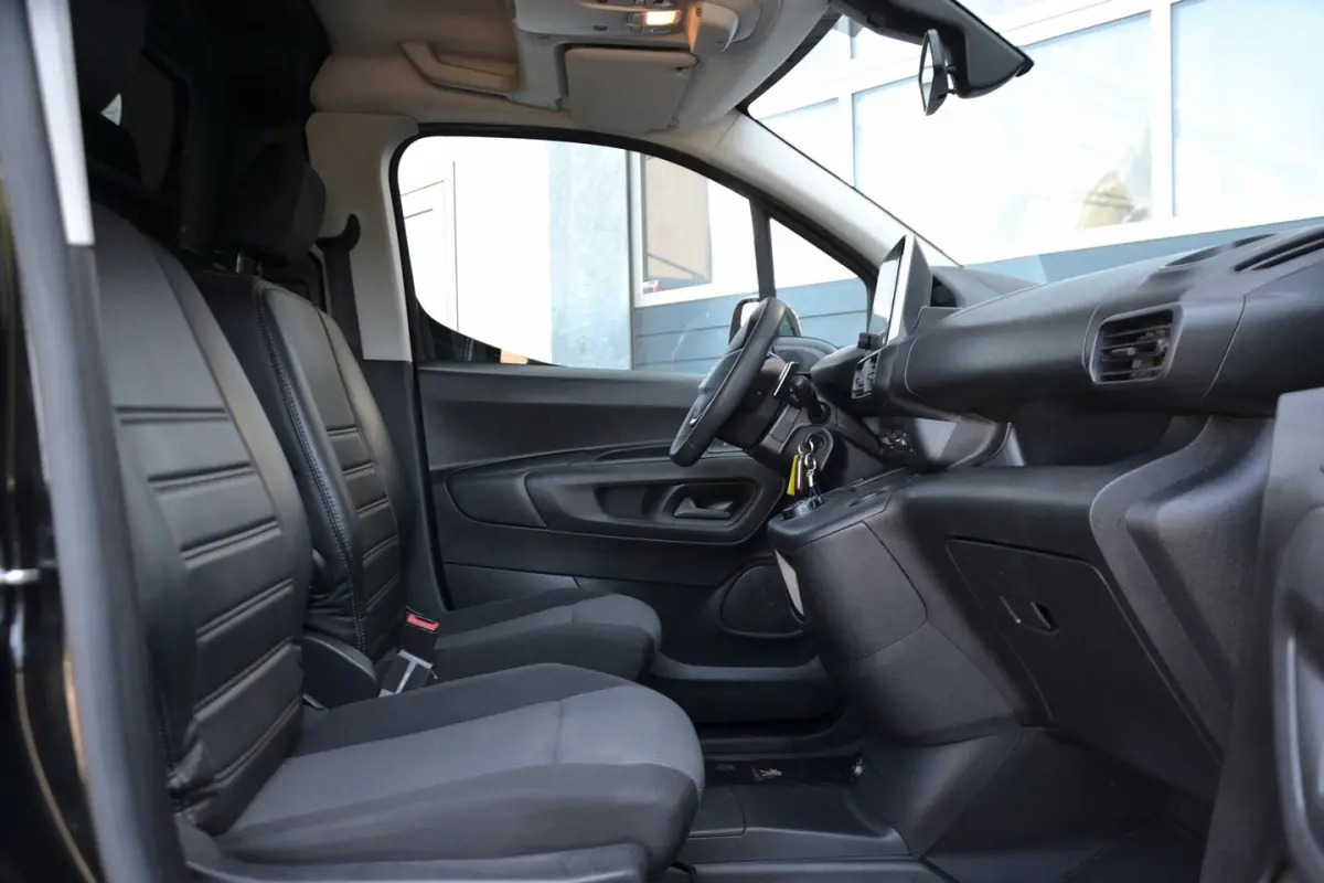 1.5 BlueHDI 130PK Premium Long Automaat | Trekhaak | Achteruitrijcamera | Carplay