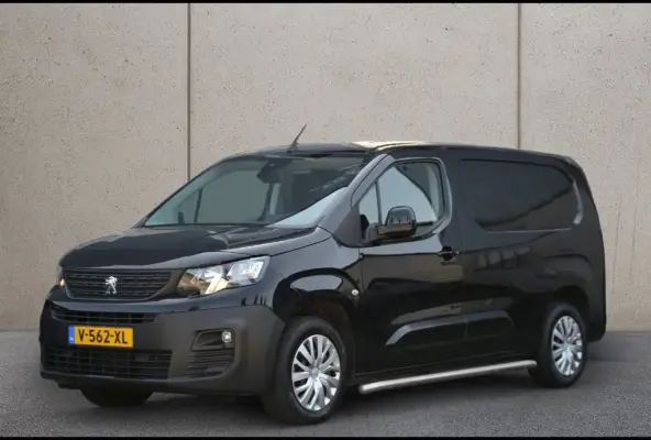 1.5 BlueHDI 130PK Premium Long Automaat | Trekhaak | Achteruitrijcamera | Carplay