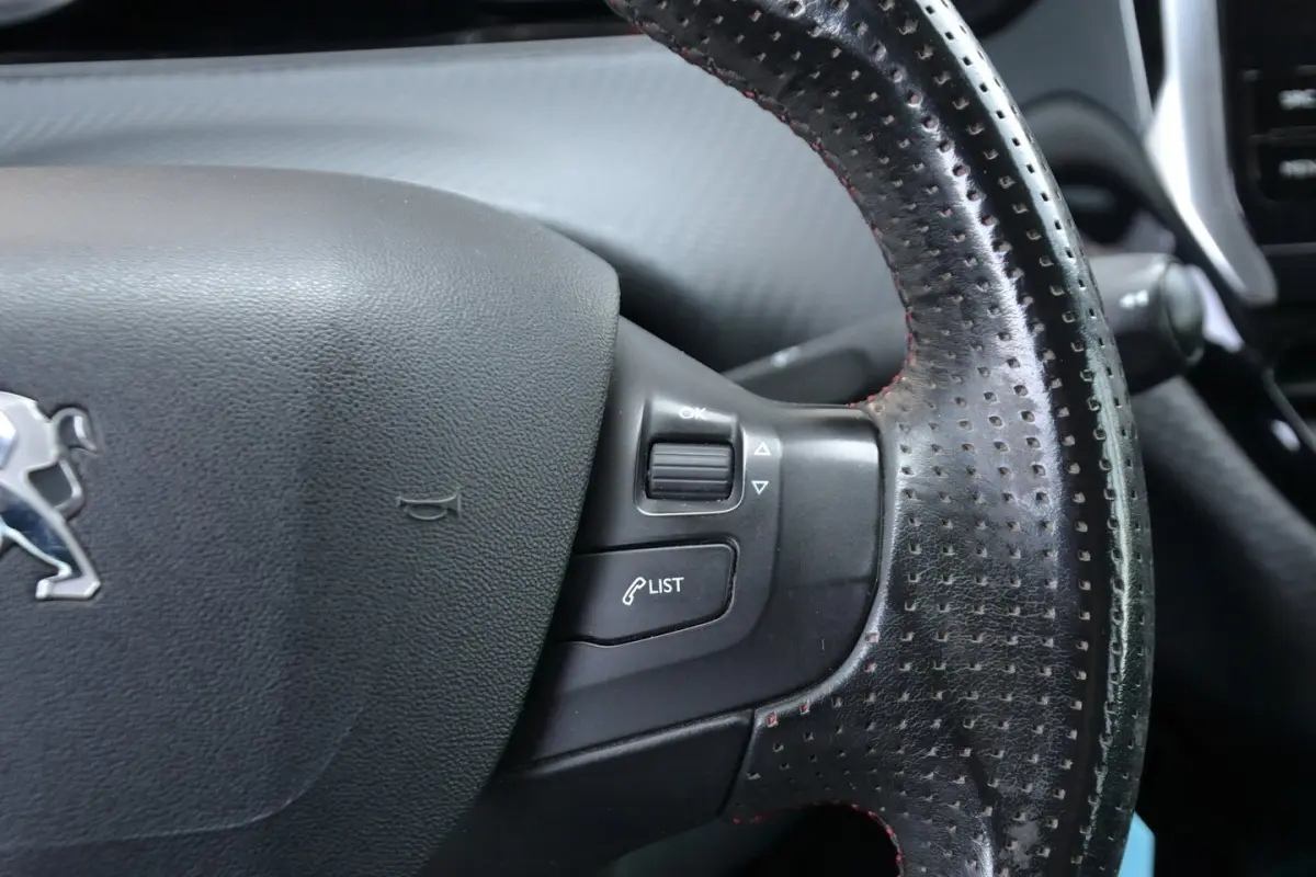 1.2 PureTech GT-line | Navigatie | Climate Control | Cruise Control