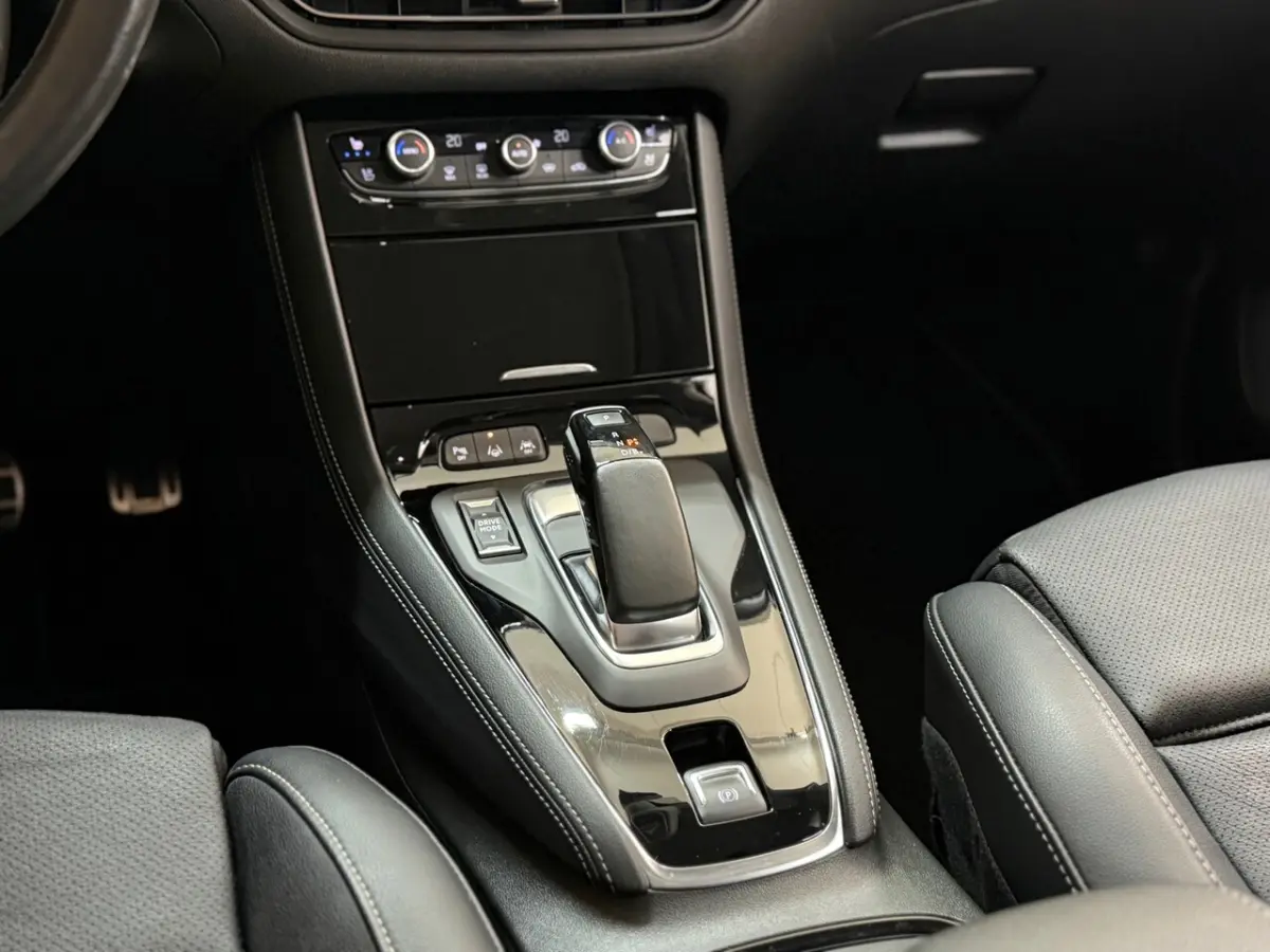 1.6 Turbo Plug-In Hybrid Ultimate| IntelliLux Matrix LED | 360Â° Camera | ACC|Leder|Navi|St