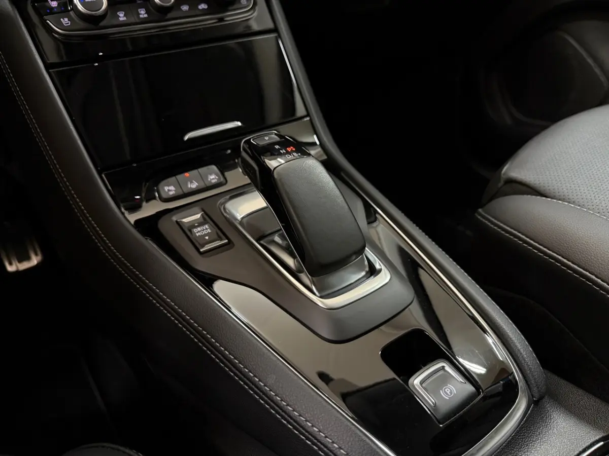 1.6 Turbo Plug-In Hybrid Ultimate| IntelliLux Matrix LED | 360Â° Camera | ACC|Leder|Navi|St
