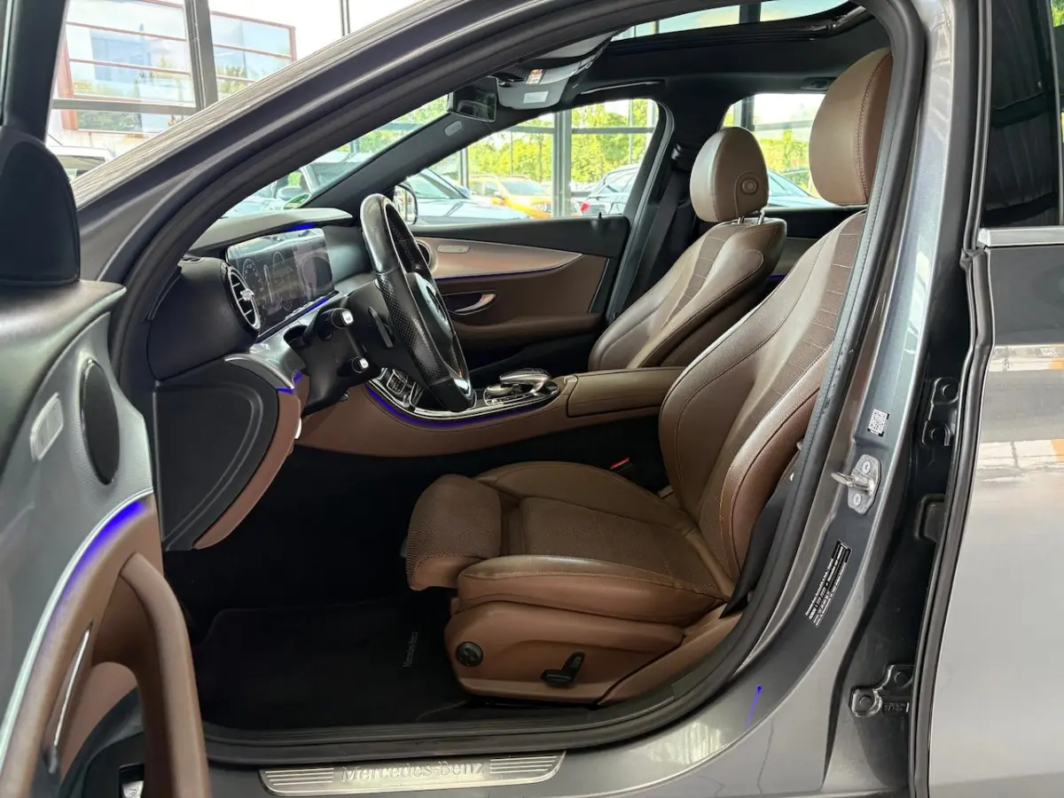 200 d Business Solution | Trekhaak | Stoelverwarming | Pano | Camera | Led | Navi | ORG NL