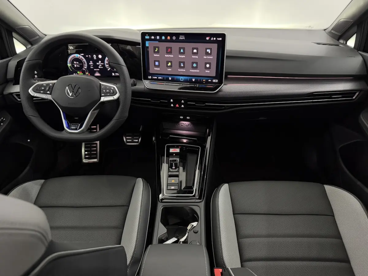 1.5 eHybrid GTE Plug-in Panoramadak, 360 Camera, Head-up display, Navi, Virtual desk, Memo