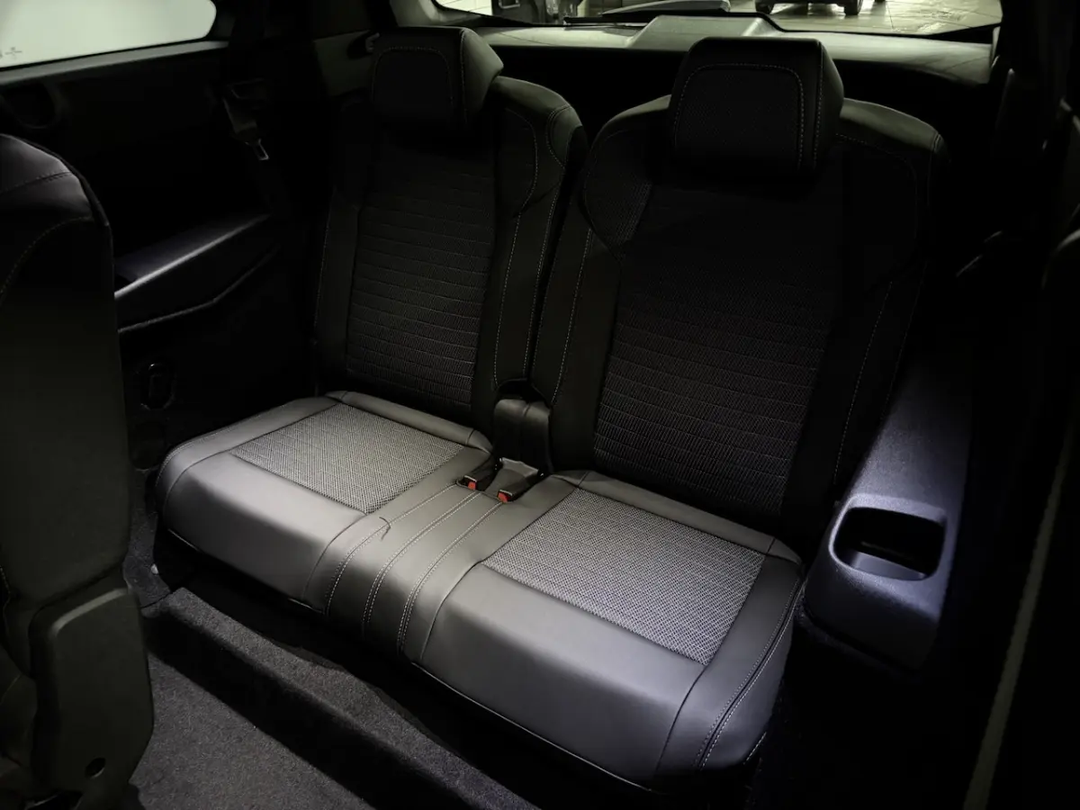 1.2 Hybrid 145 GT 7P Camera, Navi, Virtual desk, Elektrische achterklep, Keyless start, Cr