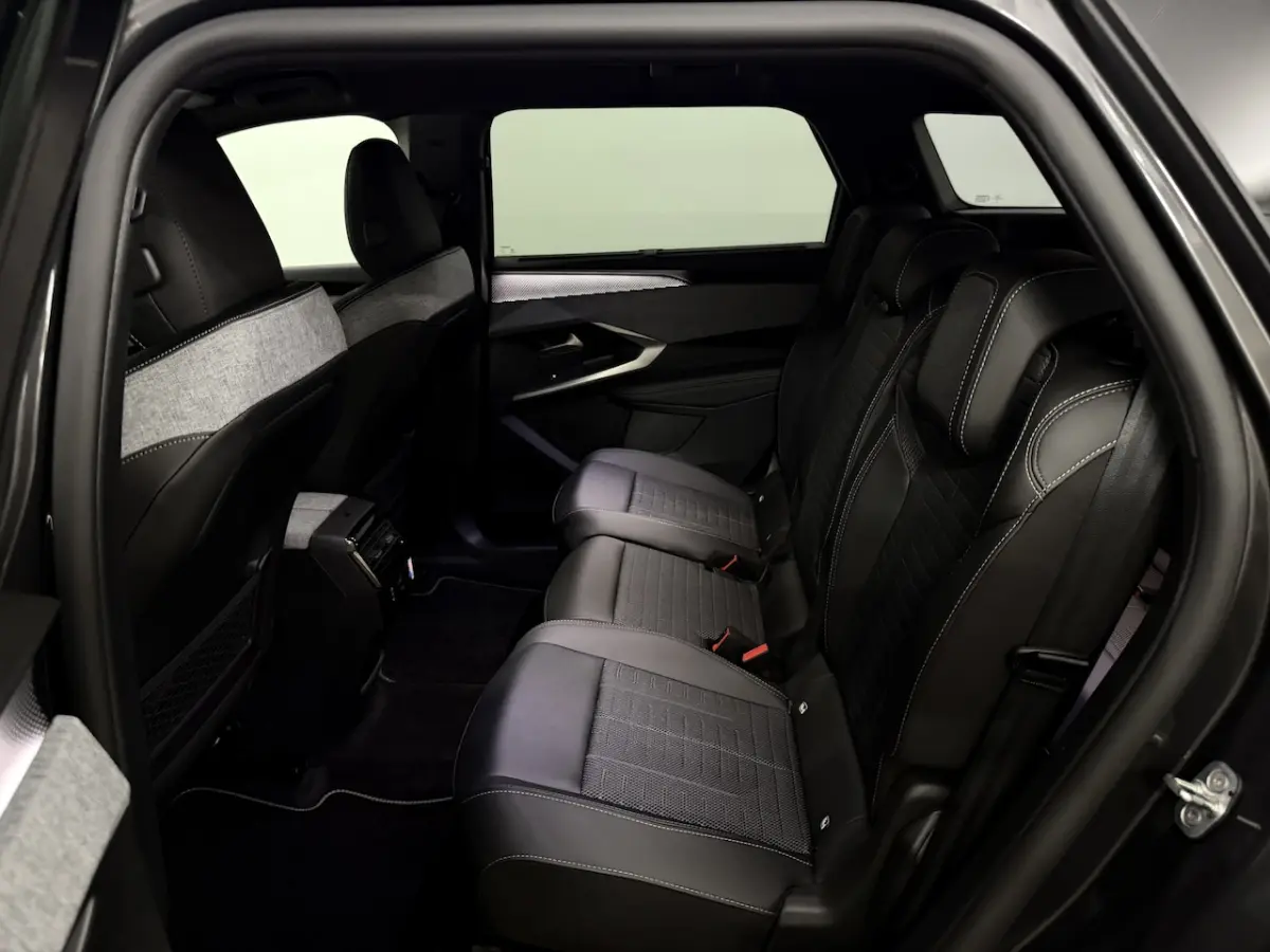 1.2 Hybrid 145 GT 7P Camera, Navi, Virtual desk, Elektrische achterklep, Keyless start, Cr