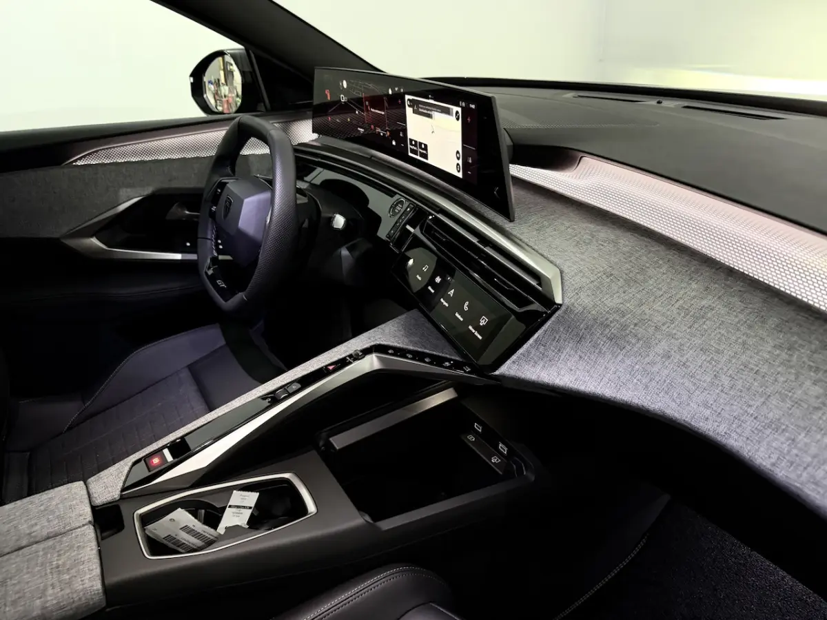 1.2 Hybrid 145 GT 7P Camera, Navi, Virtual desk, Elektrische achterklep, Keyless start, Cr
