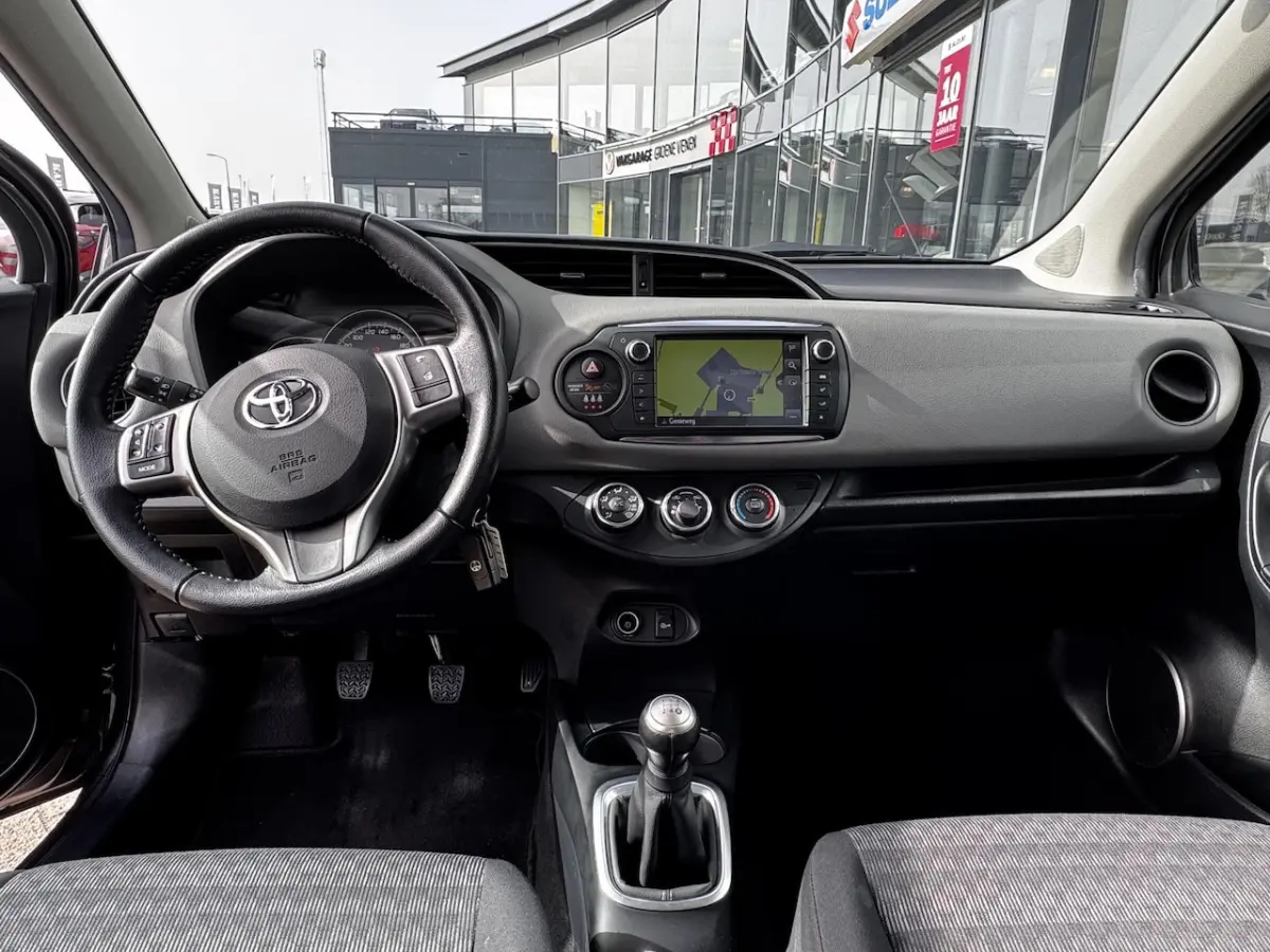 1.0 VVT-i Business Plus