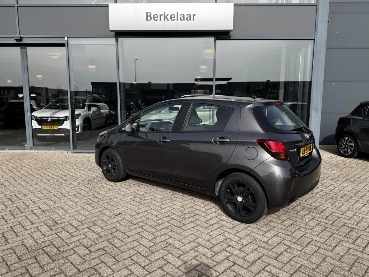 1.0 VVT-i Business Plus