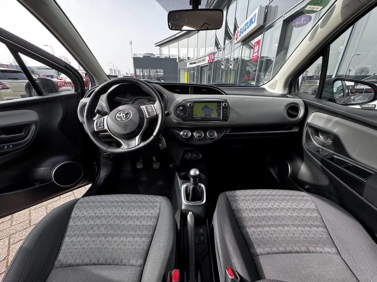 1.0 VVT-i Business Plus