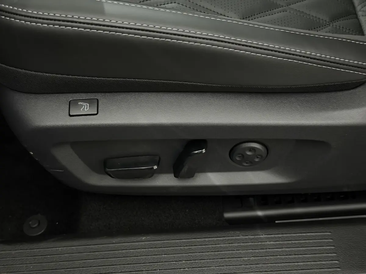 1.3 MHEV Xtronic Tekna Plus Panoramadak, 360 Camera, 20 inch velgen, Bose geluidsysteem, M
