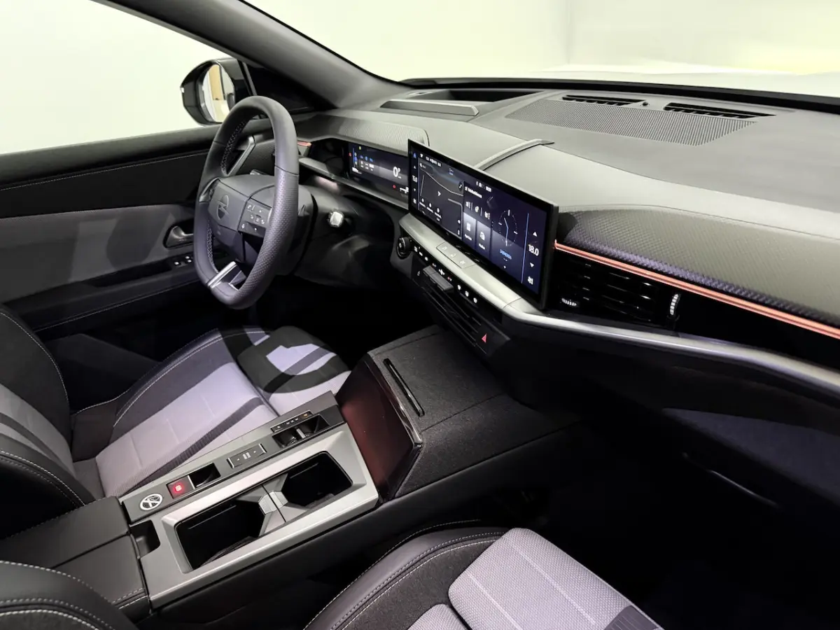 1.2 Turbo Hybrid GS-e 360 Camera, Navi, Half leder, Keyless start, Virtual desk, Rijstrook