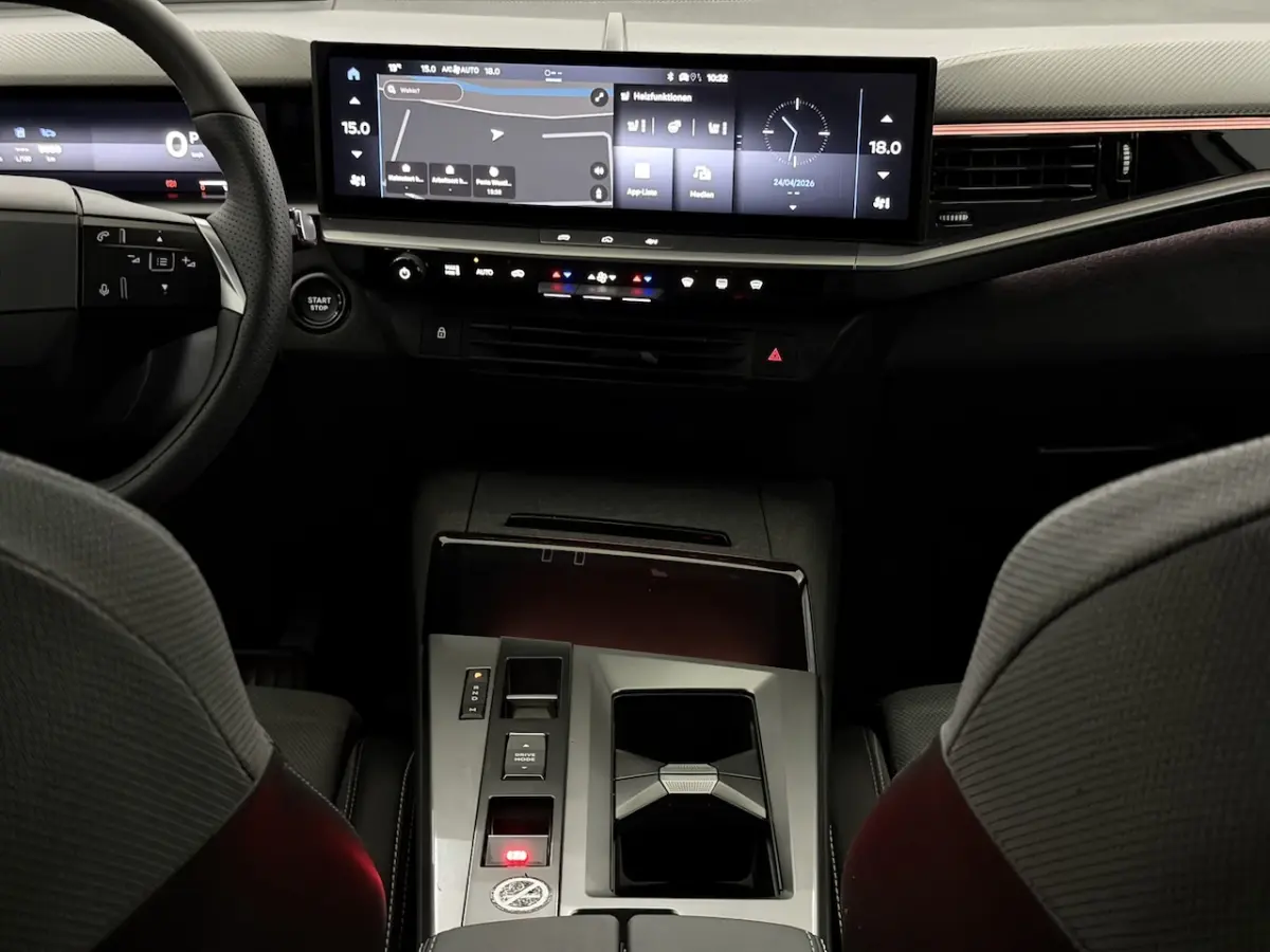 1.2 Turbo Hybrid GS-e 360 Camera, Navi, Half leder, Keyless start, Virtual desk, Rijstrook