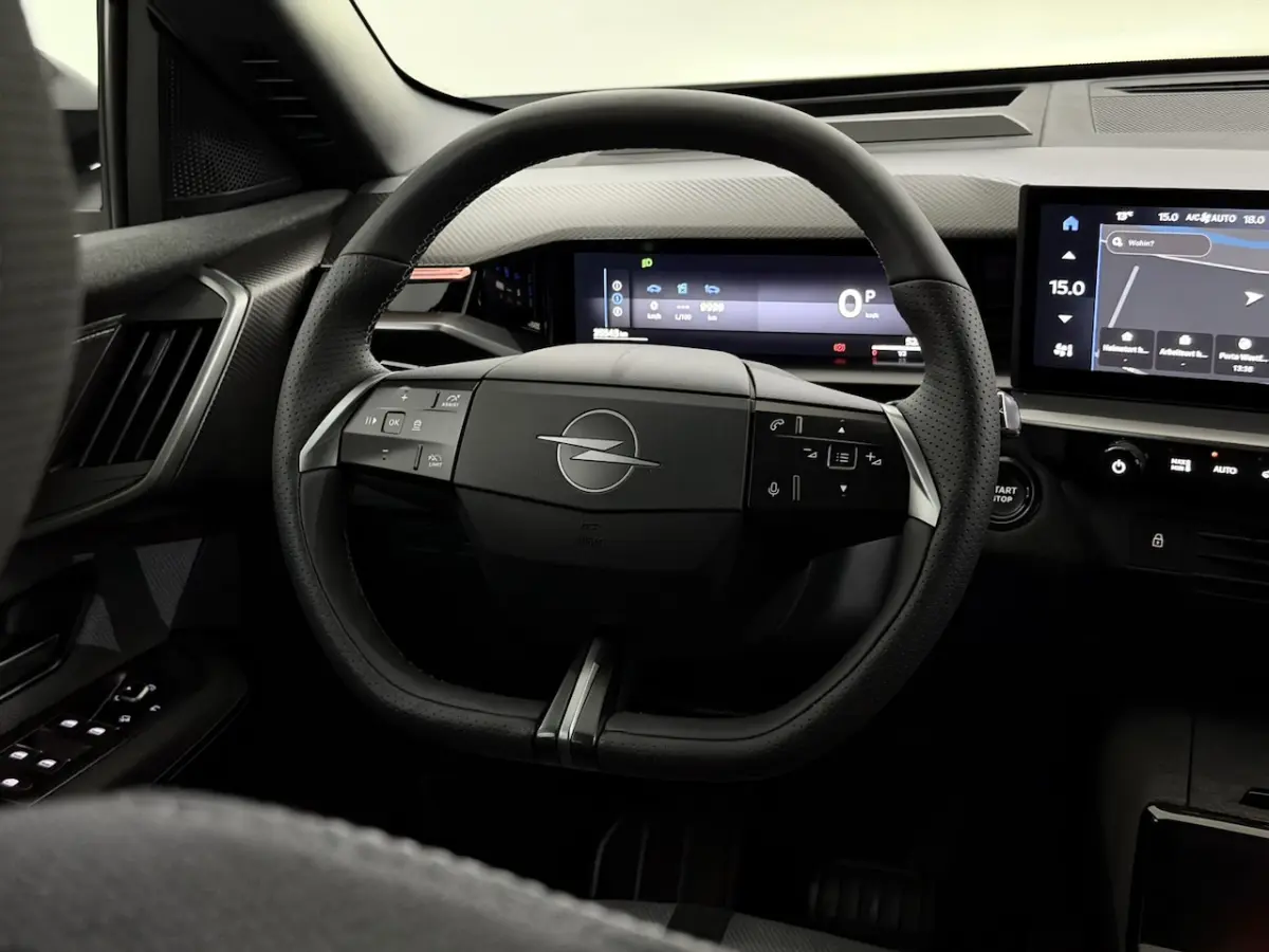1.2 Turbo Hybrid GS-e 360 Camera, Navi, Half leder, Keyless start, Virtual desk, Rijstrook