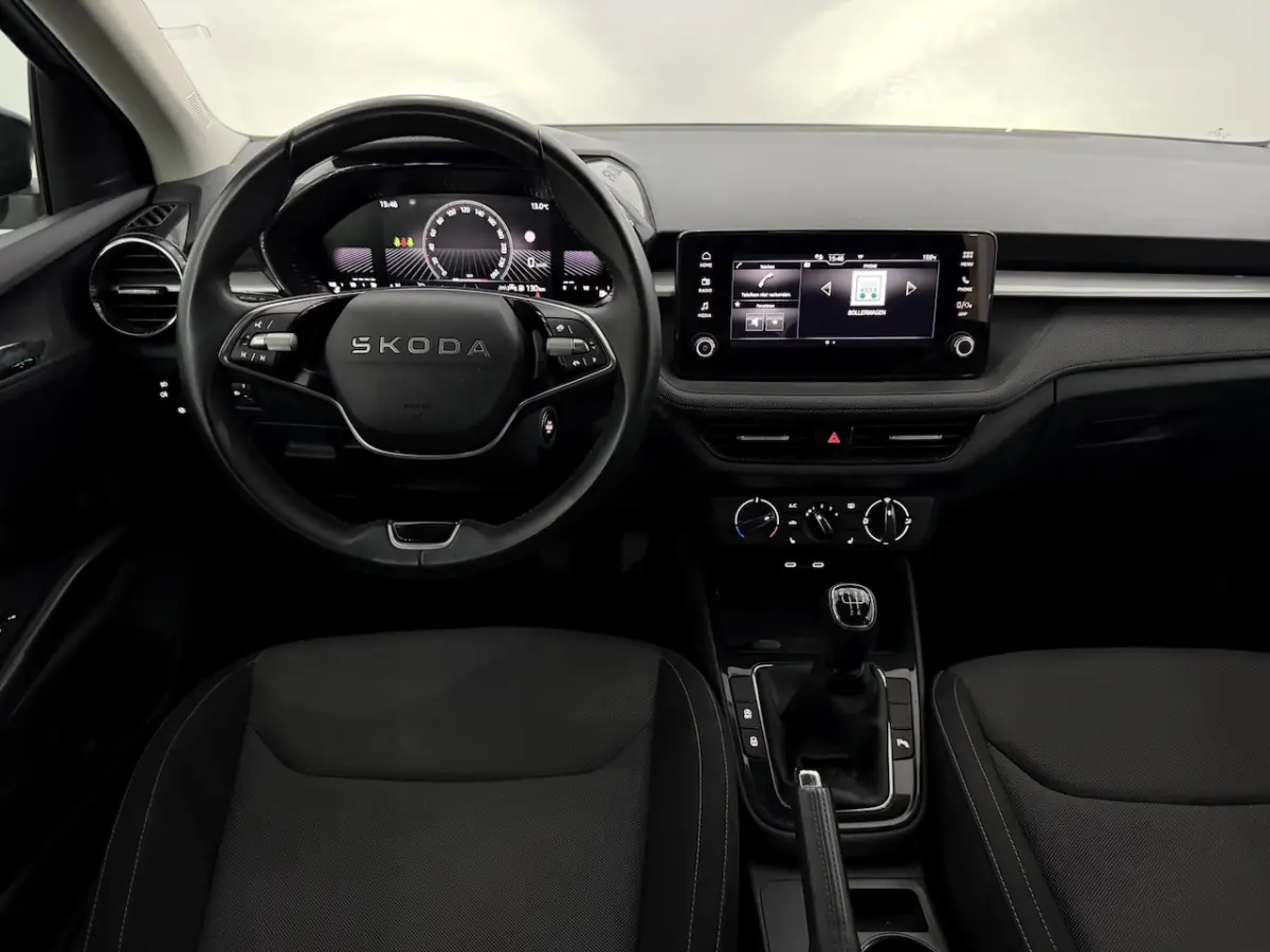 1.0 TSI Business Edition Camera, Apple carplay, Keyless start, Virtual desk, Airco, Stoelv