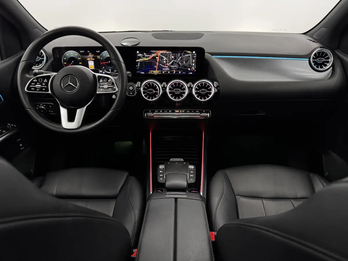 180 Business Solution Luxury Pano, Leder, Camera, Stoelverwarming, Navi, Cruise control ad