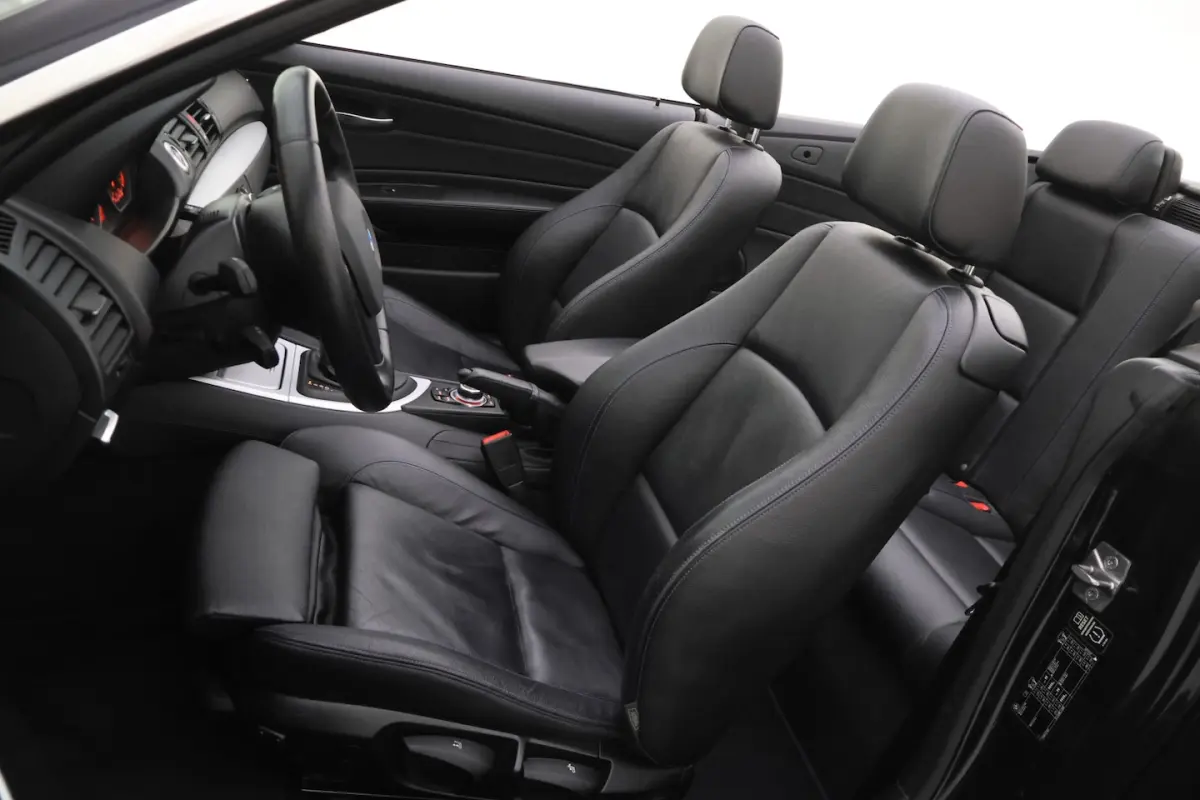 118iA M-Sport Edition XENON | LEDER | STOELVERW | NAVI PROF | LMV 18'' | SPORTSTOELEN | CR