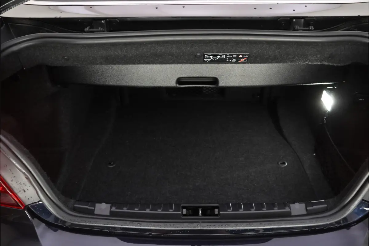 118iA M-Sport Edition XENON | LEDER | STOELVERW | NAVI PROF | LMV 18'' | SPORTSTOELEN | CR