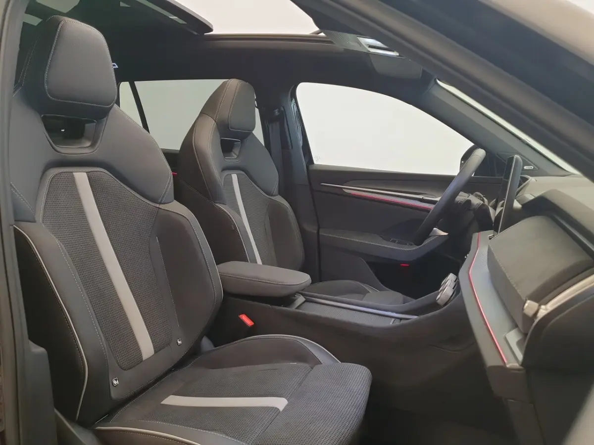 1.5 TSI PHEV DSG/AUT 204pk Sportline Business Panoramadak, Wegklapbare Trekhaak, 360 Camer
